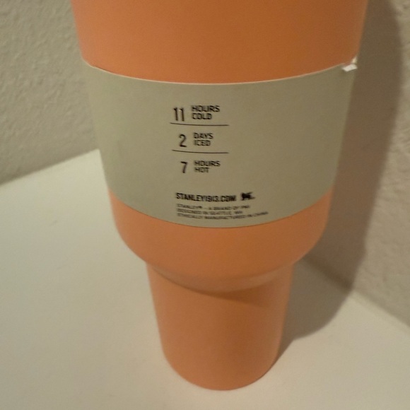 Stanley Melon Peach-Orange 40 oz Tumbler Large Water Cup Quencher H2.0 FlowState - Picture 6 of 9